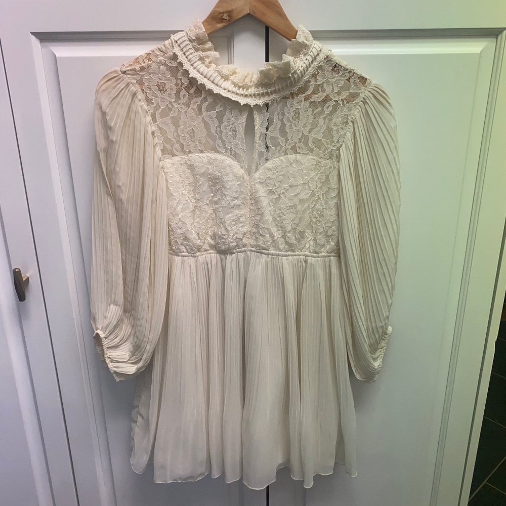 Gracia Lace Dress